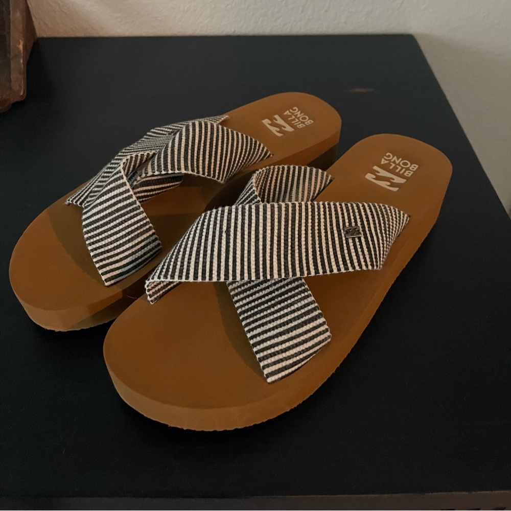 NEW Billabong Platform Sandals